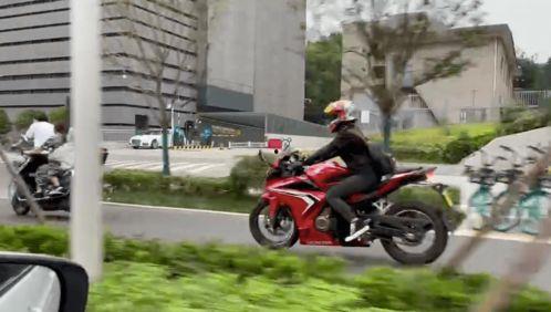 西安摩托车爆料事件视频,街头冲突引发社会关注  第3张